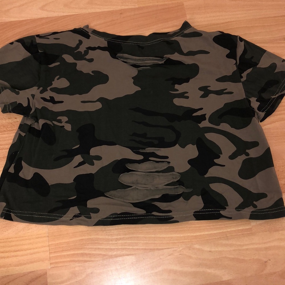 cropped tee shirt